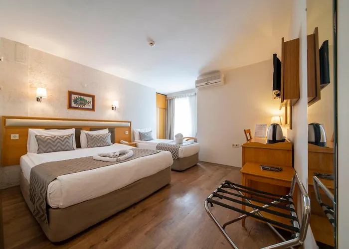 Çanak Hotel